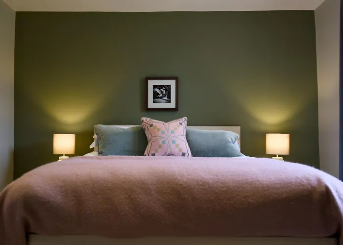 The Beeches - Chatsworth Apartment No 3 - Sleeps 2